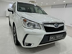 Subaru Forester 2.0XT Turbo 4WD Sunroof 2015 White Rear Entertainment